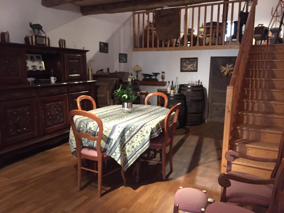 Вилла Les Deux Licornes Anchenoncourt-et-Chazel Экстерьер фото